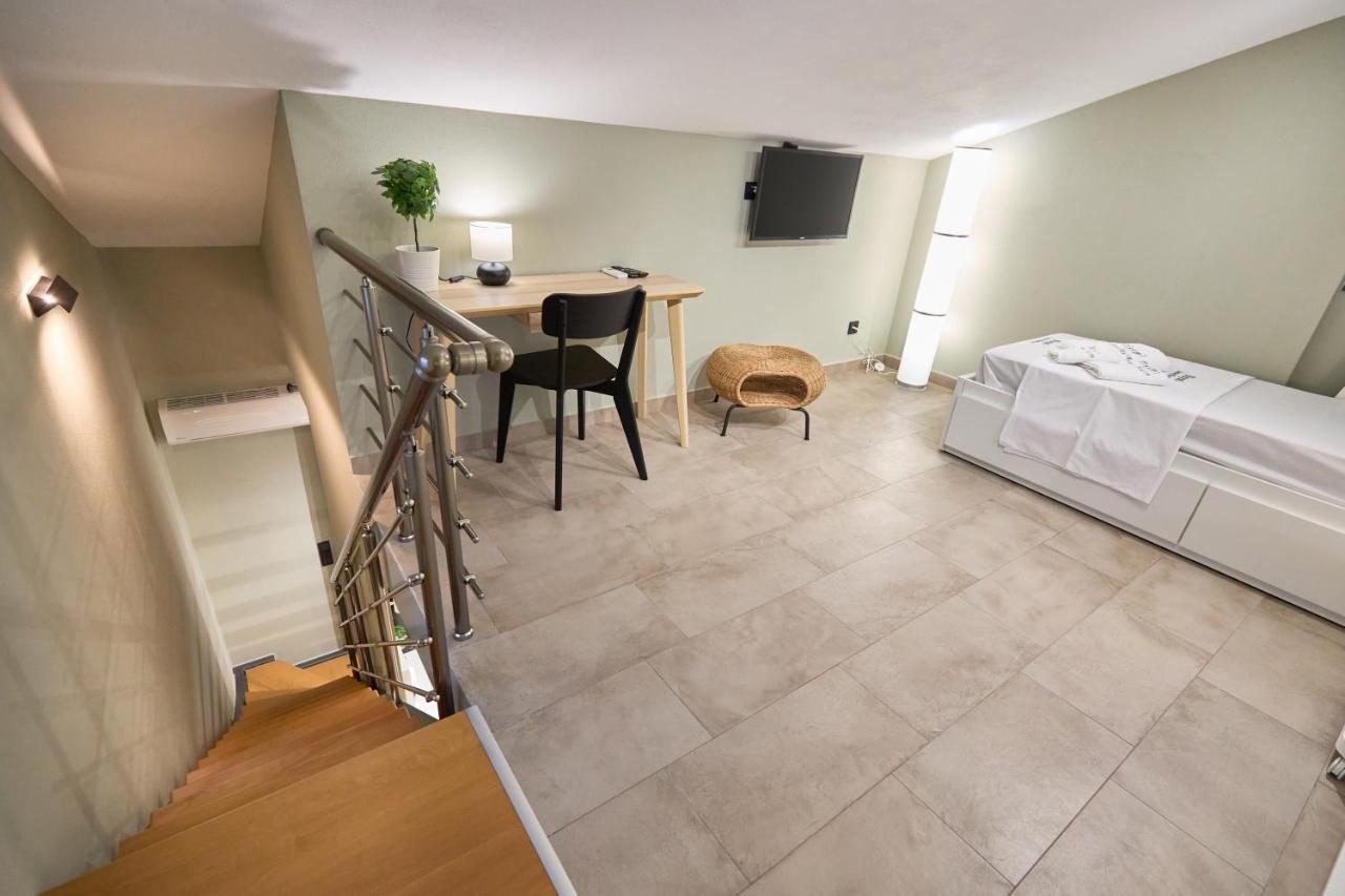 Oisymi Luxury Studios Néa Péramos 외부 사진