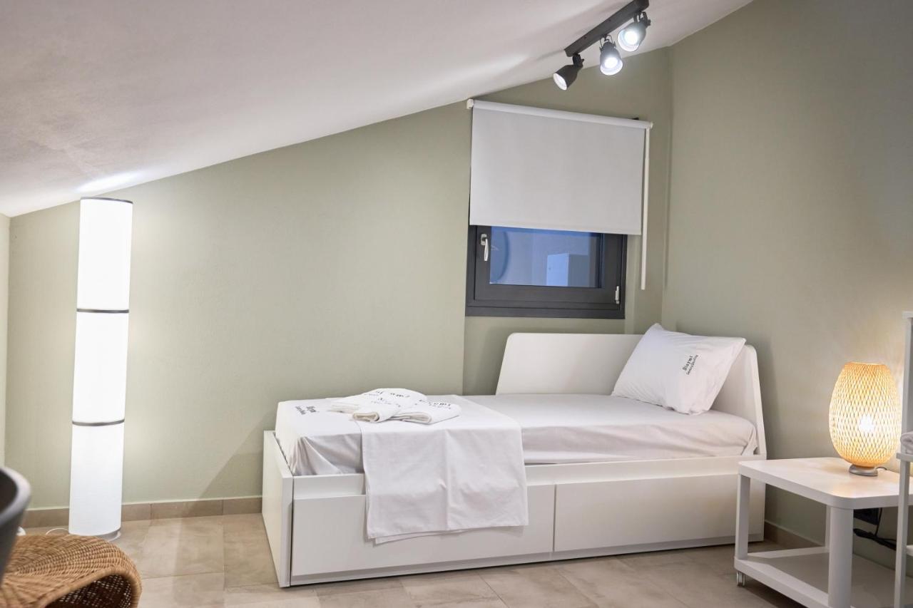 Oisymi Luxury Studios Néa Péramos 외부 사진