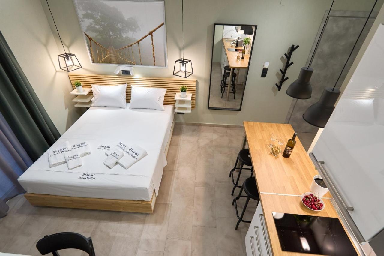 Oisymi Luxury Studios Néa Péramos 외부 사진